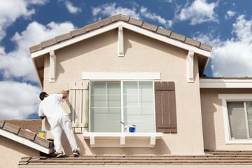 Rénovation de façade : Crépi ou peinture, comment faire le bon choix ?